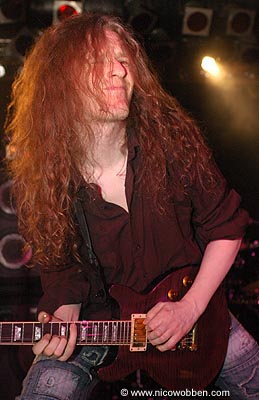 dmon090406_01