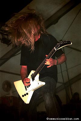 drkn020803_08