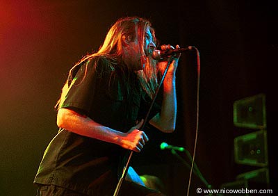 drkn200403_09