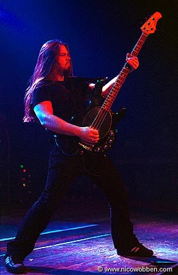 drkn200403_11