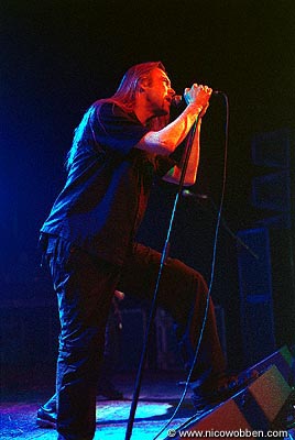 drkn200403_12