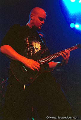 drkn200403_13