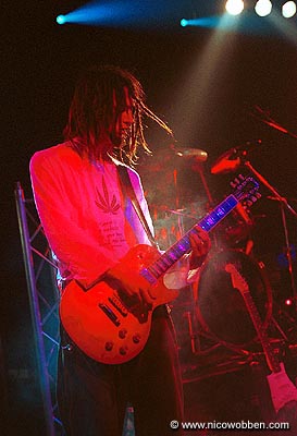 dstb051002_23