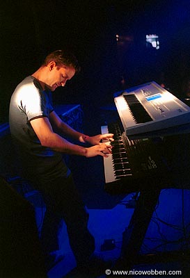 dtcn021004_04