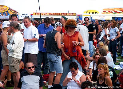 misc_bos02_crowd3_d