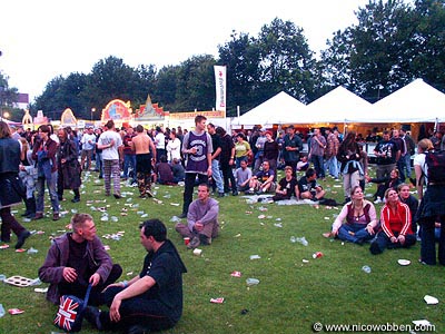 misc_bos02_crowd7_d