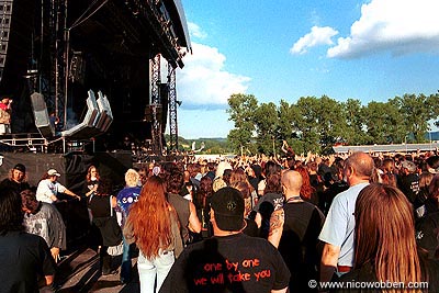 misc_byh02_crowd1