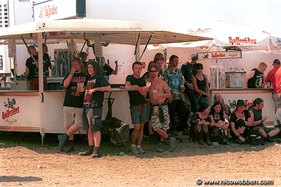 misc_woa04_crowd070804_3