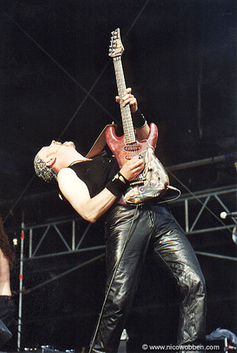 sax300600_8