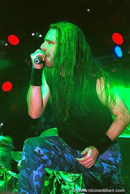 symp120104_03