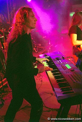 tmrv021004_06